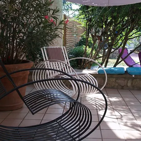 Le Clos De La Bastide Bed & Breakfast
